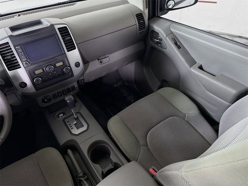 Used 2020 Nissan Frontier SV image 27