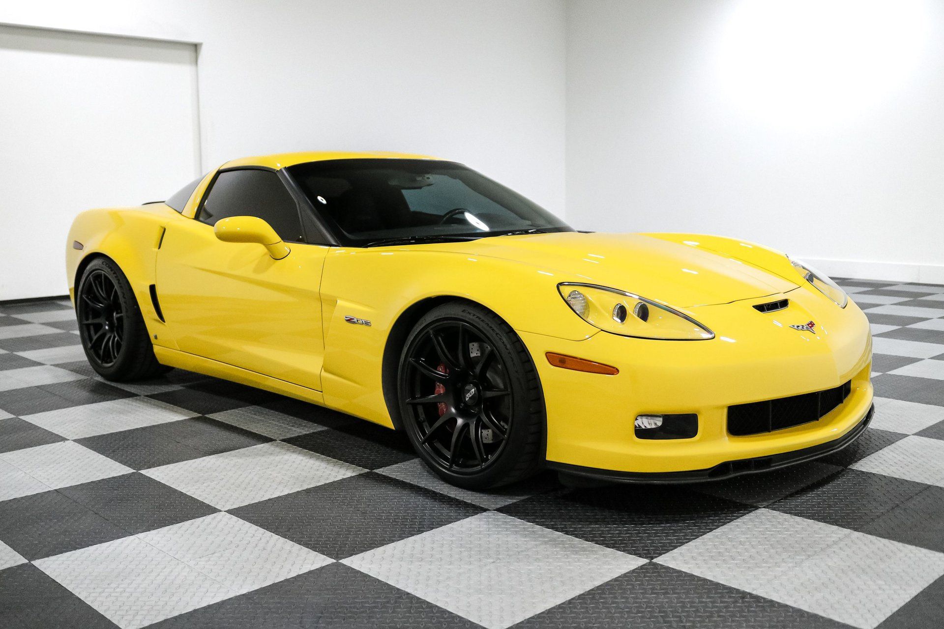 Used 2007 Chevrolet Corvette Z06 w/ Preferred Equipment Group RWD image 1