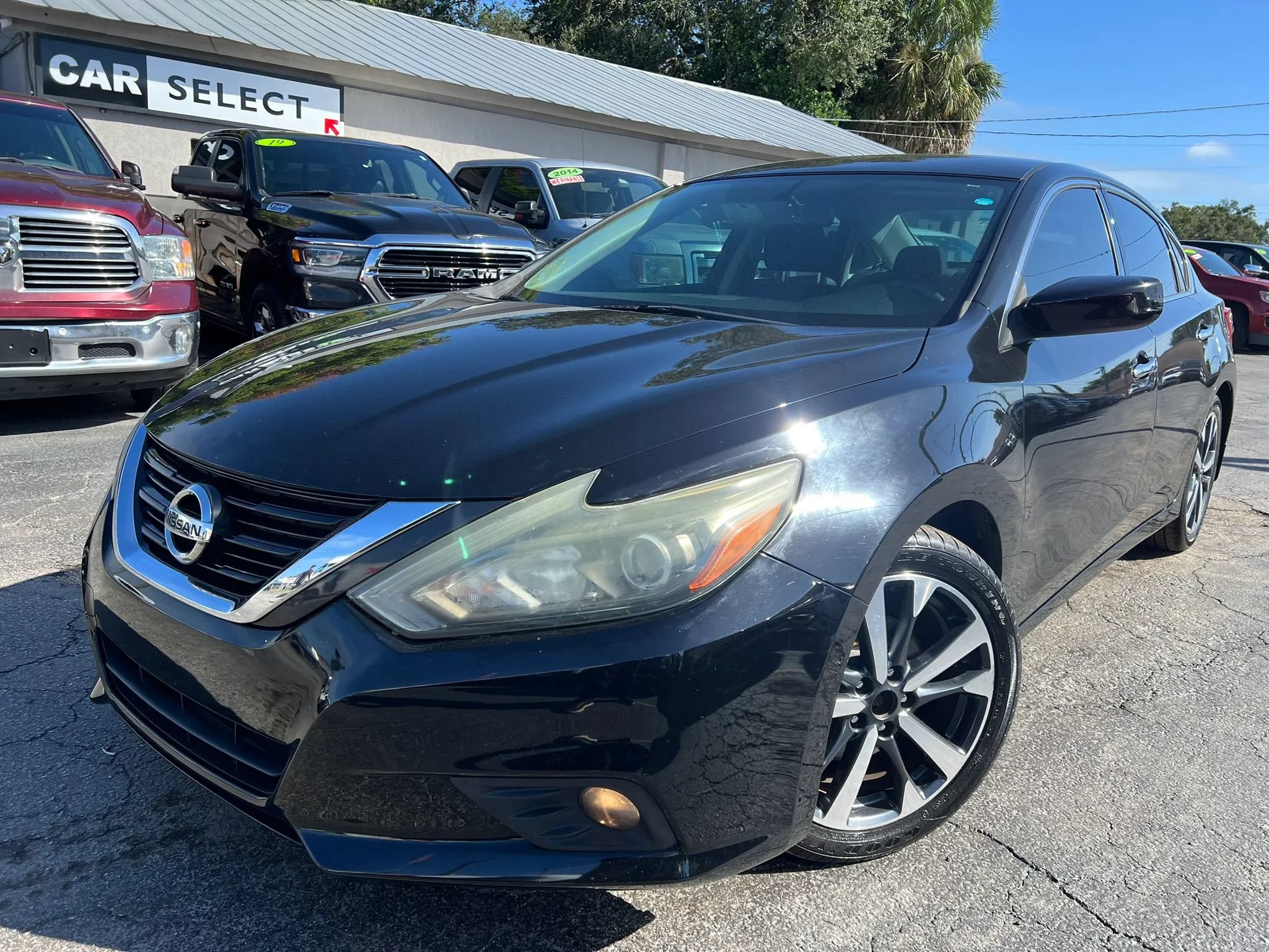 Used 2017 Nissan Altima 2.5 SR FWD image 1