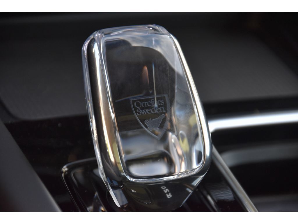 Certified 2026 Volvo XC60 B5 Plus w/ Protection Package Premier AWD/4WD image 38