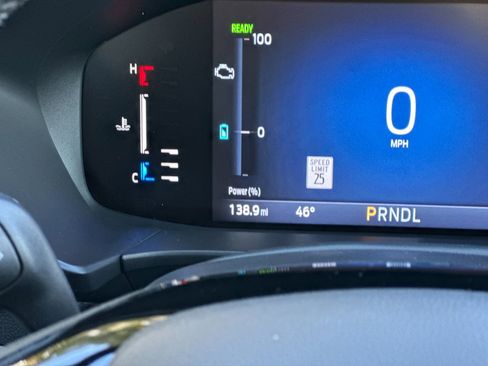 Used 2024 Ford Escape SE image 27