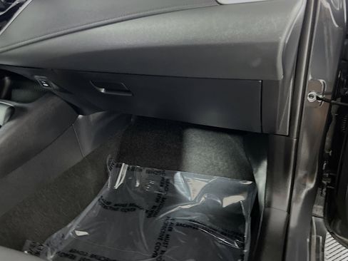 Used 2025 Toyota Corolla SE image 36