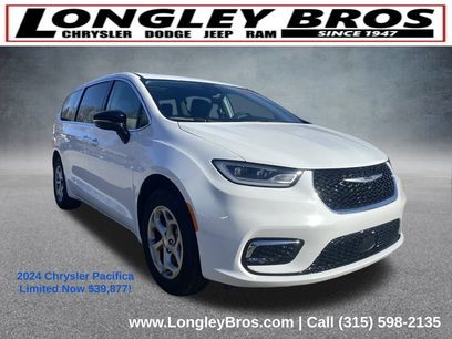 Used 2024 Chrysler Pacifica Limited