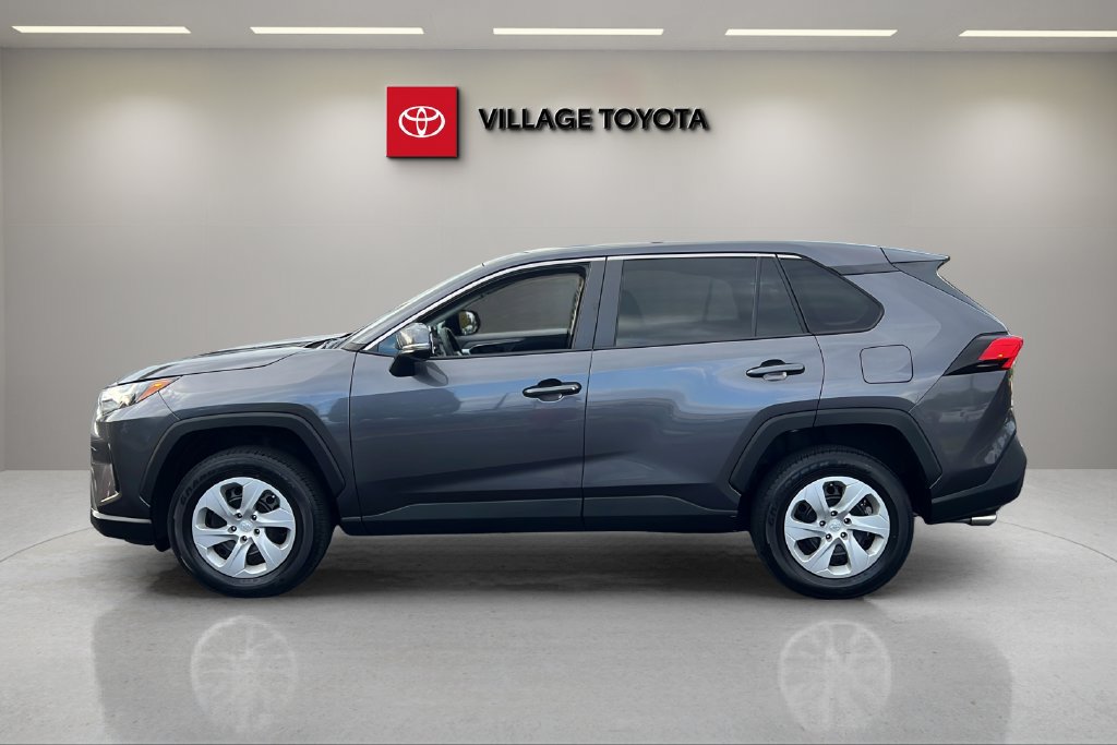 Used 2024 Toyota RAV4 LE FWD image 2
