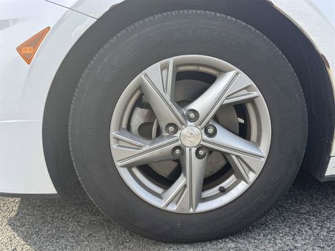 Certified 2022 Hyundai Sonata SE w/ Cargo Package image 5