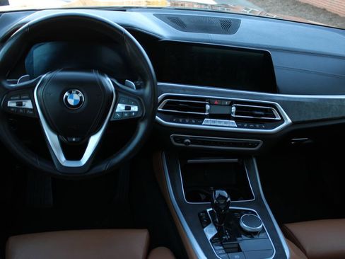 Used 2022 BMW X5 xDrive40i w/ Premium Package image 11