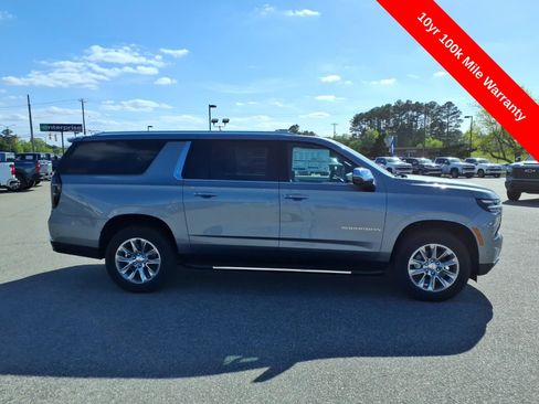 New 2026 Chevrolet Suburban Premier w/ Sun And Tow Package AWD/4WD image 6
