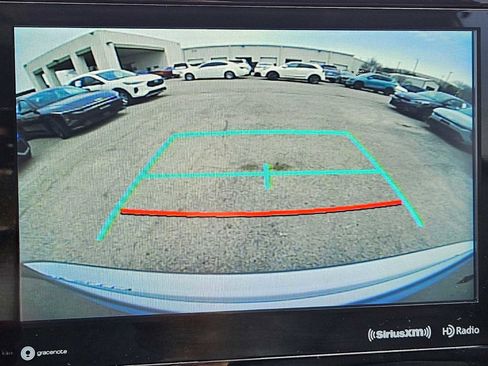 Used 2021 Toyota Highlander XLE image 30