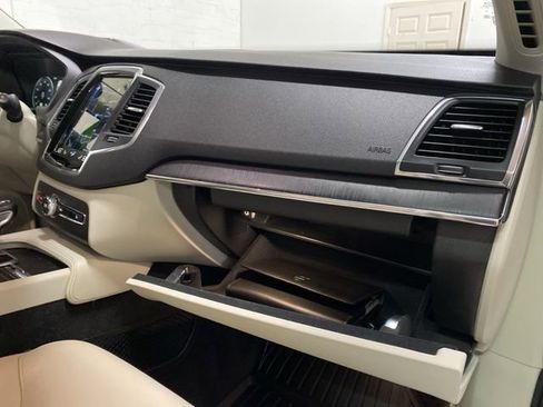 Used 2020 Volvo XC90 T5 Momentum image 90