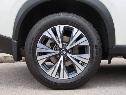 Used 2021 Nissan Rogue SV FWD image 17