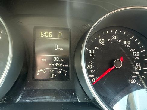 Used 2015 Volkswagen Jetta SE FWD image 18