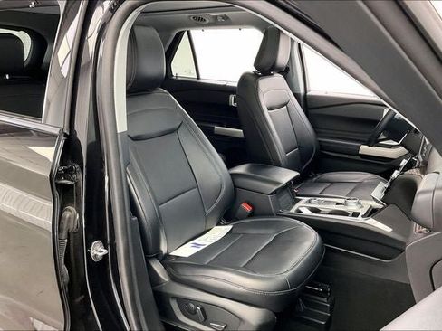 Used 2023 Ford Explorer Limited w/ Limited Technology Package AWD/4WD image 7