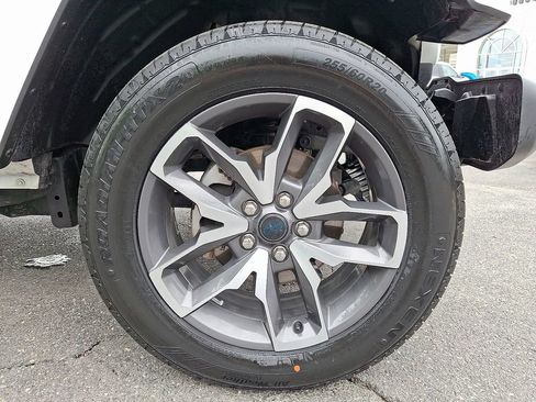Used 2024 Jeep Wrangler Unlimited AWD/4WD image 8
