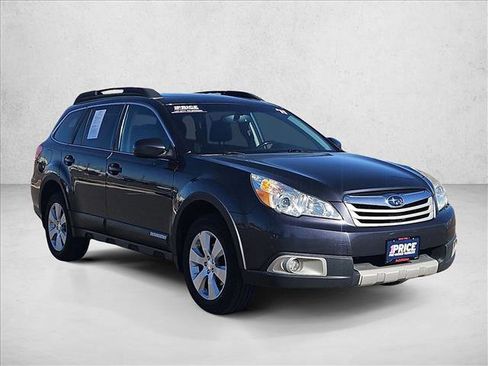 Used 2011 Subaru Outback 2.5i Limited w/ PWR Moonroof Pkg image 3