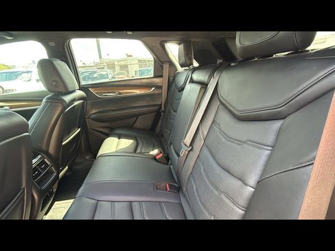 Used 2017 Cadillac XT5 Platinum image 24