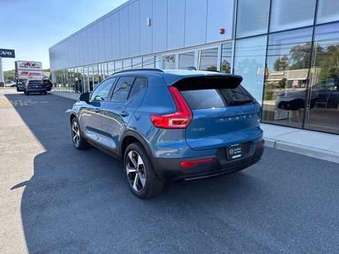 Certified 2025 Volvo XC40 B5 Plus AWD/4WD image 3