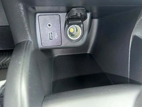 Used 2024 Nissan Versa S w/ Trunk Package image 20