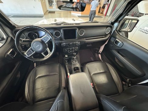 Used 2021 Jeep Wrangler Unlimited Sahara w/ Cold Weather Group AWD/4WD image 14