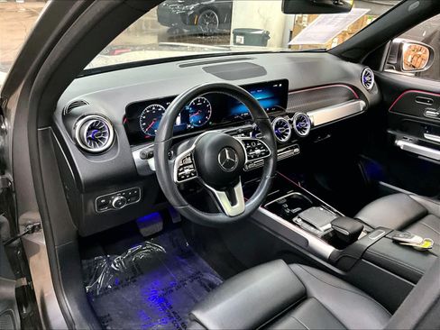 Used 2023 Mercedes-Benz GLB 250 4MATIC image 17