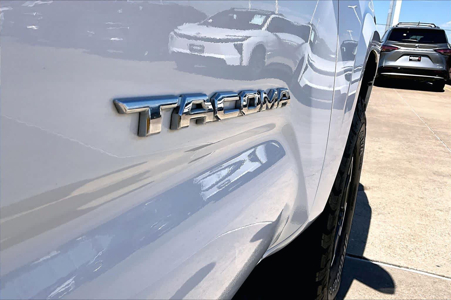 Used 2020 Toyota Tacoma SR5 RWD image 10