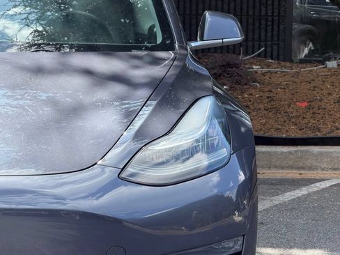 Used 2019 Tesla Model 3 Mid Range RWD image 5