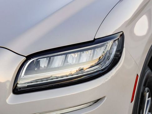 Used 2019 Lincoln Nautilus Select image 5