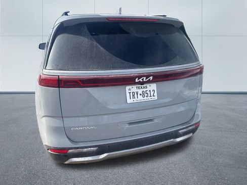 Used 2023 Kia Carnival SX Prestige FWD image 7