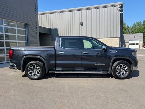 Used 2022 GMC Sierra 1500 SLT w/ SLT Premium Package AWD/4WD image 4