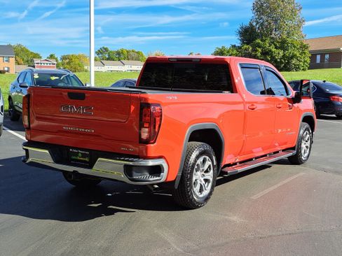 Used 2024 GMC Sierra 1500 SLE w/ Preferred Package image 4
