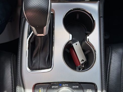 Used 2018 Jeep Grand Cherokee Trackhawk image 24