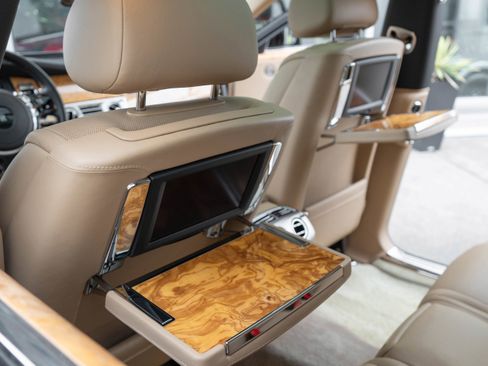 Used 2017 Rolls-Royce Ghost image 46