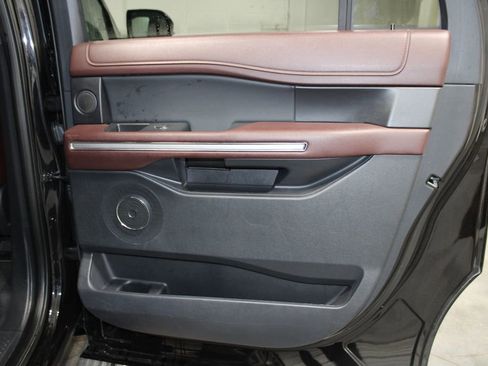 Used 2024 Ford Expedition Max Limited image 38