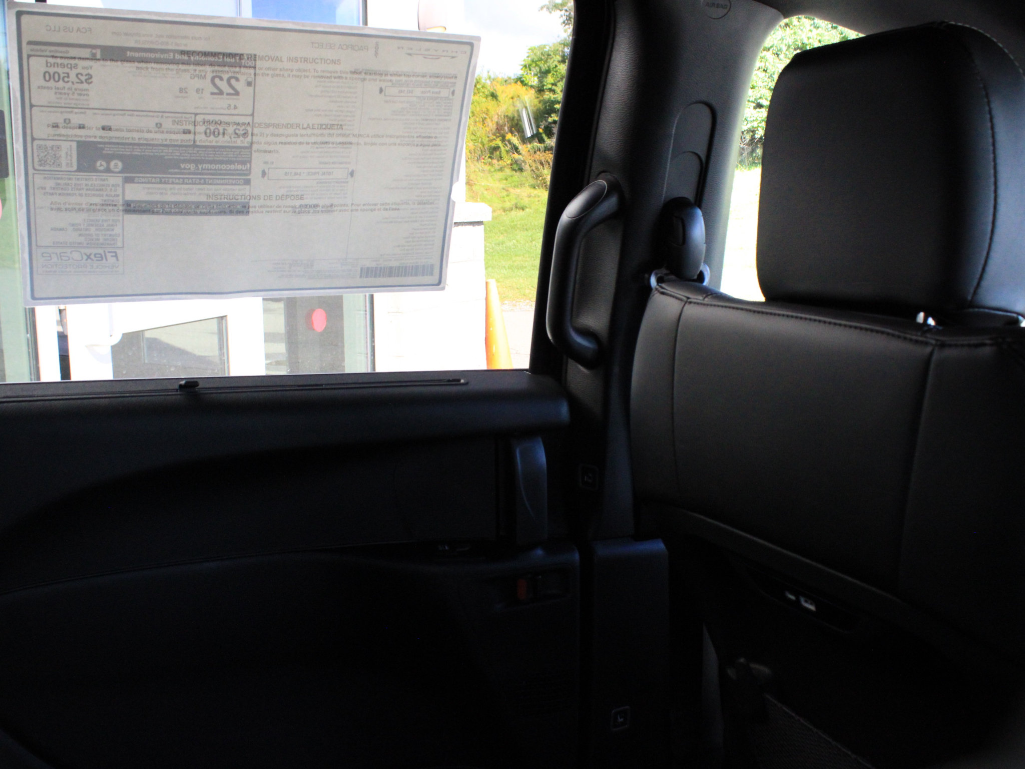 New 2027 Chrysler Pacifica Select FWD image 29