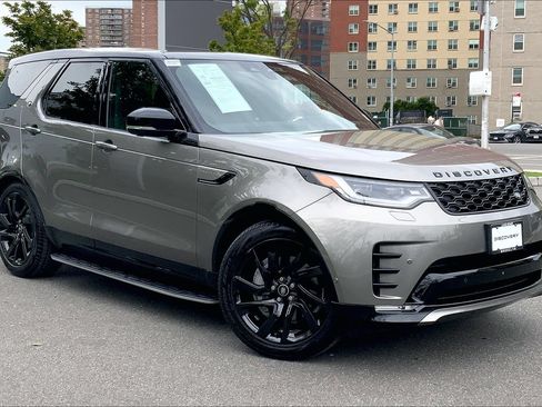 Certified 2025 Land Rover Discovery Dynamic SE AWD/4WD image 2