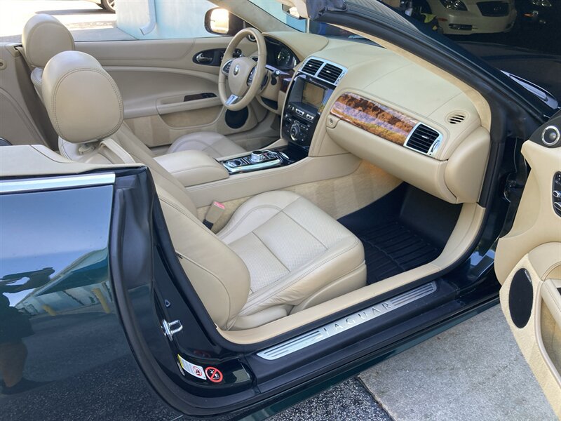Used 2015 Jaguar XK Convertible RWD image 17