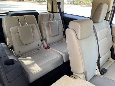 Used 2019 Ford Flex SE FWD image 25