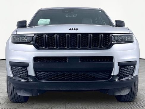 Used 2025 Jeep Grand Cherokee L Altitude AWD/4WD image 2