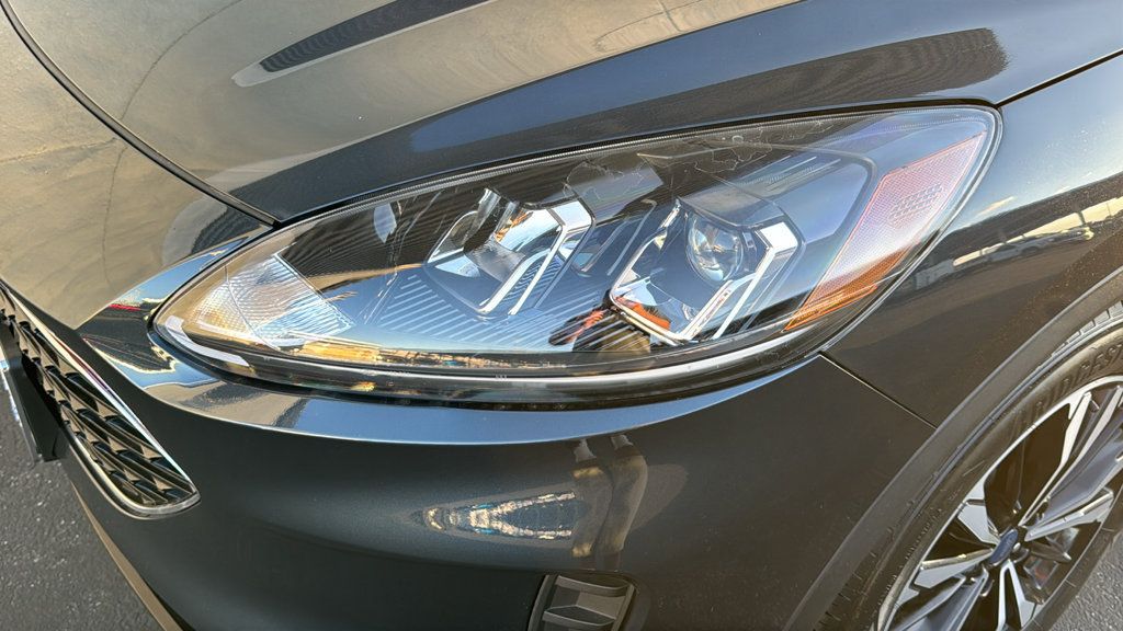 Certified 2022 Ford Escape SE w/ SE Sport Appearance Package FWD image 6
