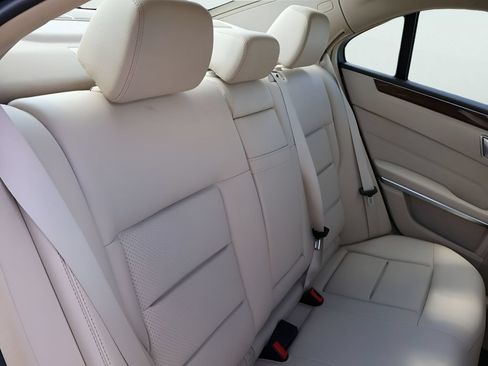 Used 2016 Mercedes-Benz E 350 4MATIC Sedan image 14