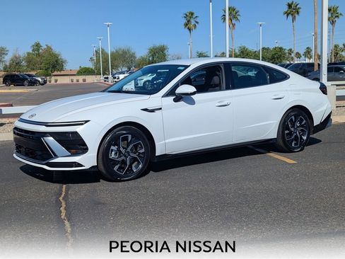 Used 2025 Hyundai Sonata SEL FWD image 1