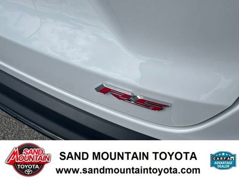 Used 2025 Chevrolet Trax RS FWD image 9