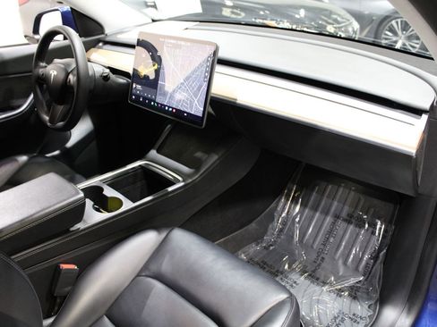 Used 2021 Tesla Model Y Performance image 21