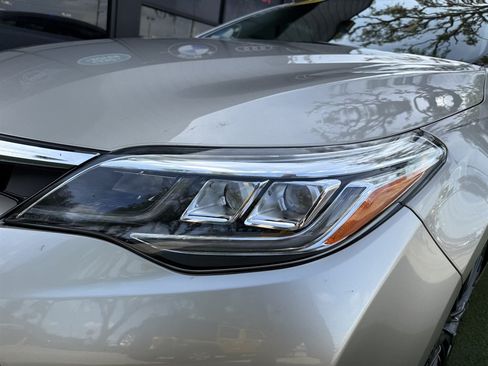 Used 2016 Toyota Avalon Touring FWD image 10
