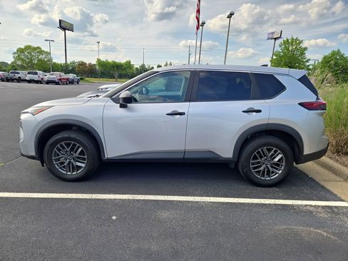 Used 2024 Nissan Rogue S FWD image 4