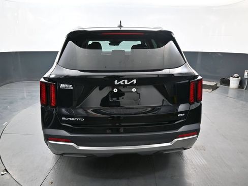 Certified 2024 Kia Sorento S AWD/4WD image 8