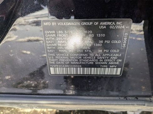 Used 2024 Volkswagen Atlas Cross Sport SEL Premium R-Line image 39