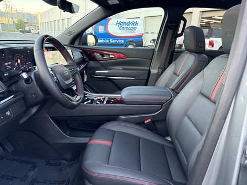 Used 2026 Chevrolet Traverse RS w/ LPO, Floor Liner Package FWD image 18