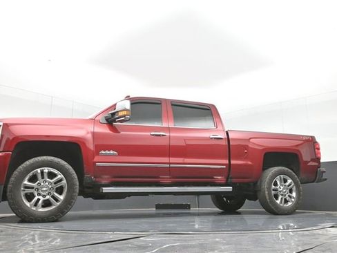 Used 2018 Chevrolet Silverado 2500 High Country w/ Duramax Plus Package image 44