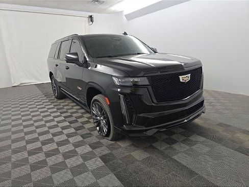 Used 2023 Cadillac Escalade ESV V AWD/4WD image 1