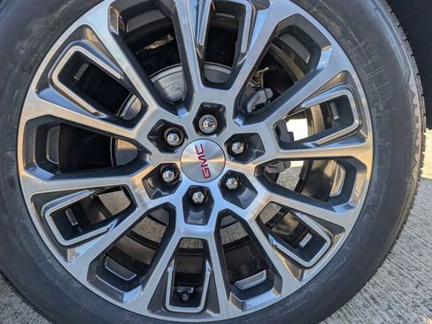 New 2026 GMC Yukon XL Denali AWD/4WD image 6